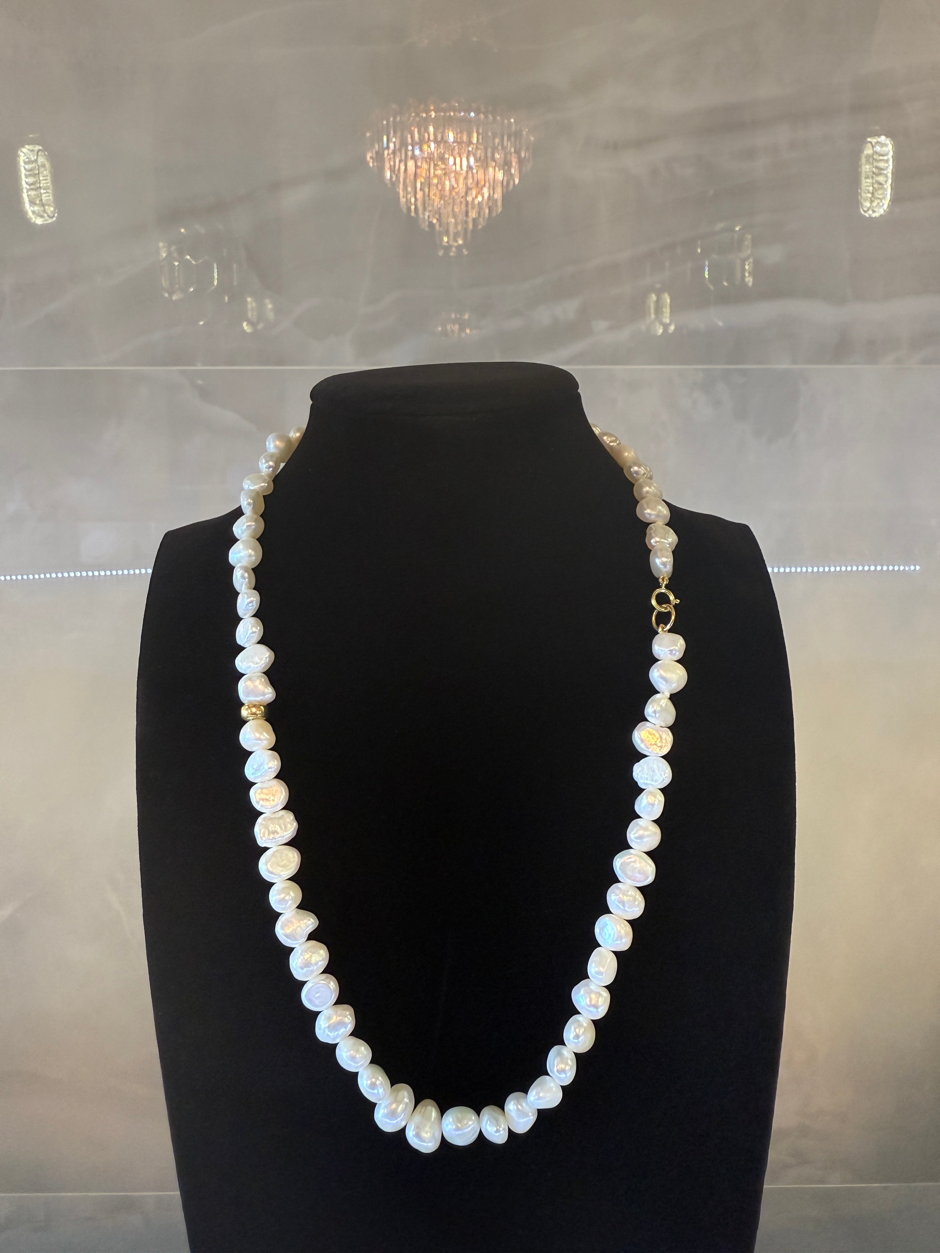18K Cultured Pearl Necklace AAA