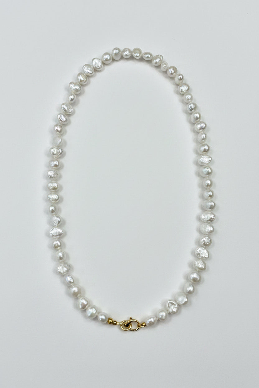 18K Cultured Pearl Necklace AAA