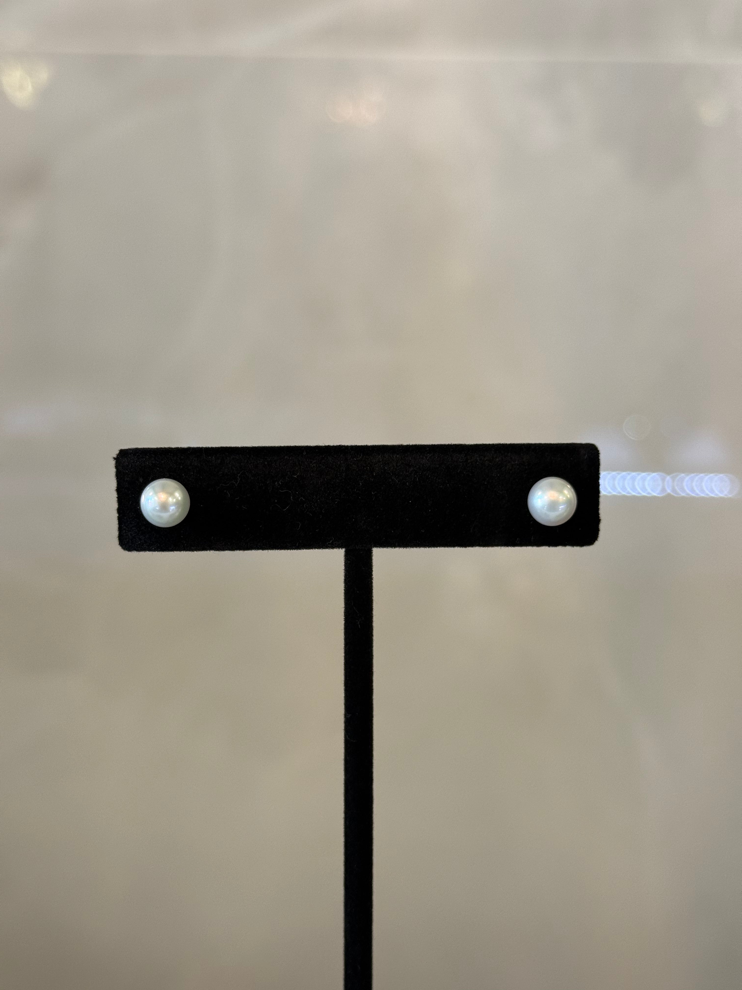 Pearl Shape Pearl round Grade AAA Earrings