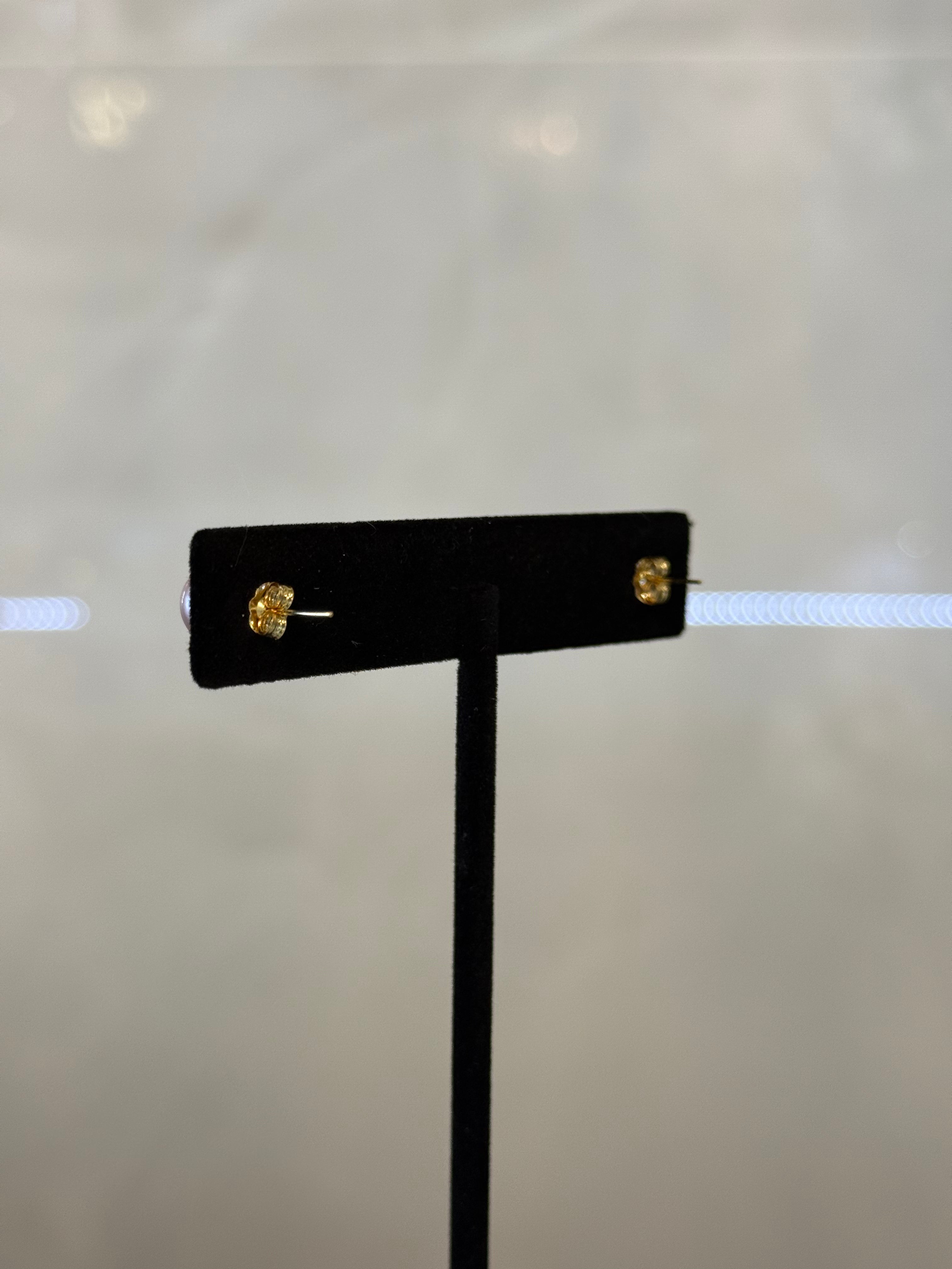 AAA freshwater round pearl stud, 18k gold 8mm, with 18k back