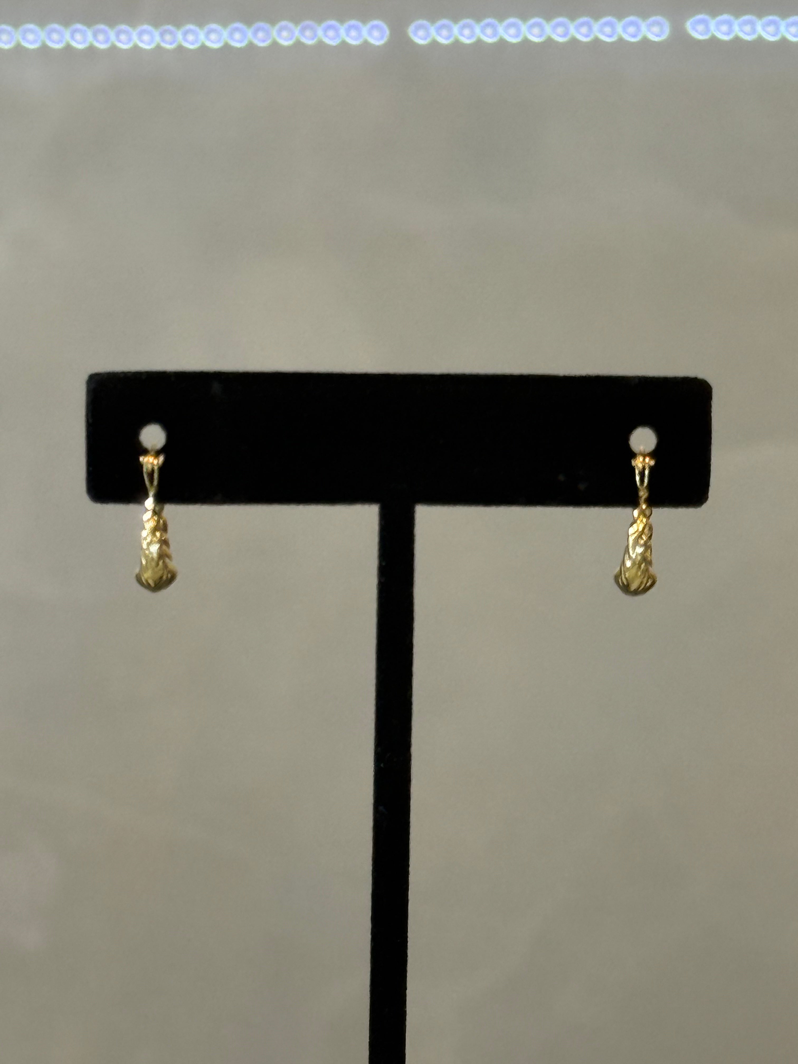 18K Hoop Earrings Twirl