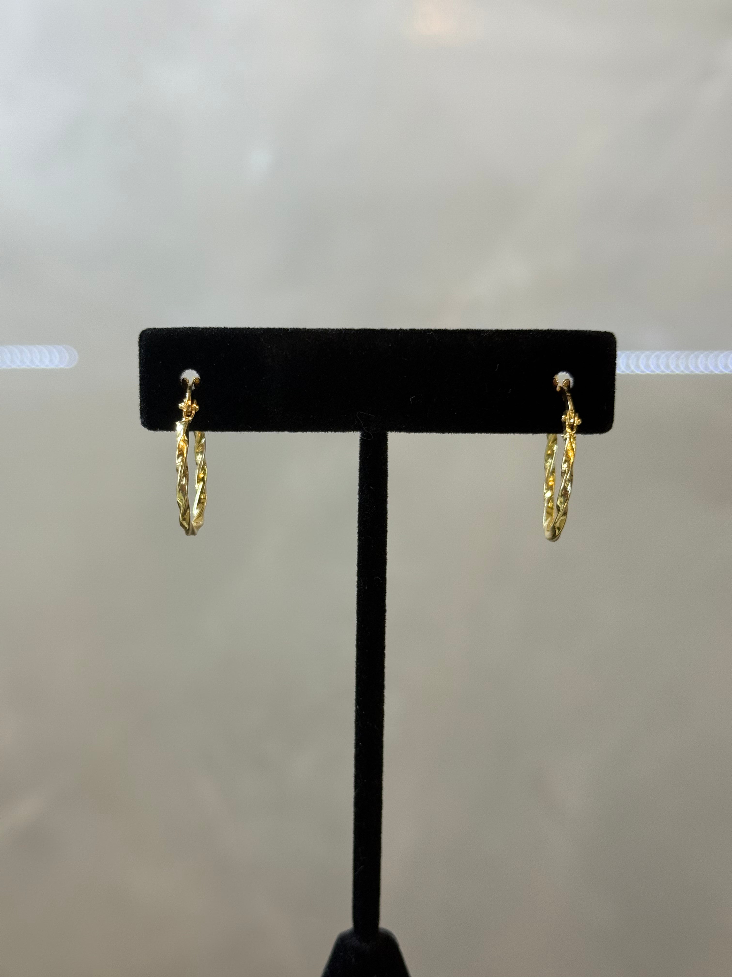 18K Hoop Earring Twisted