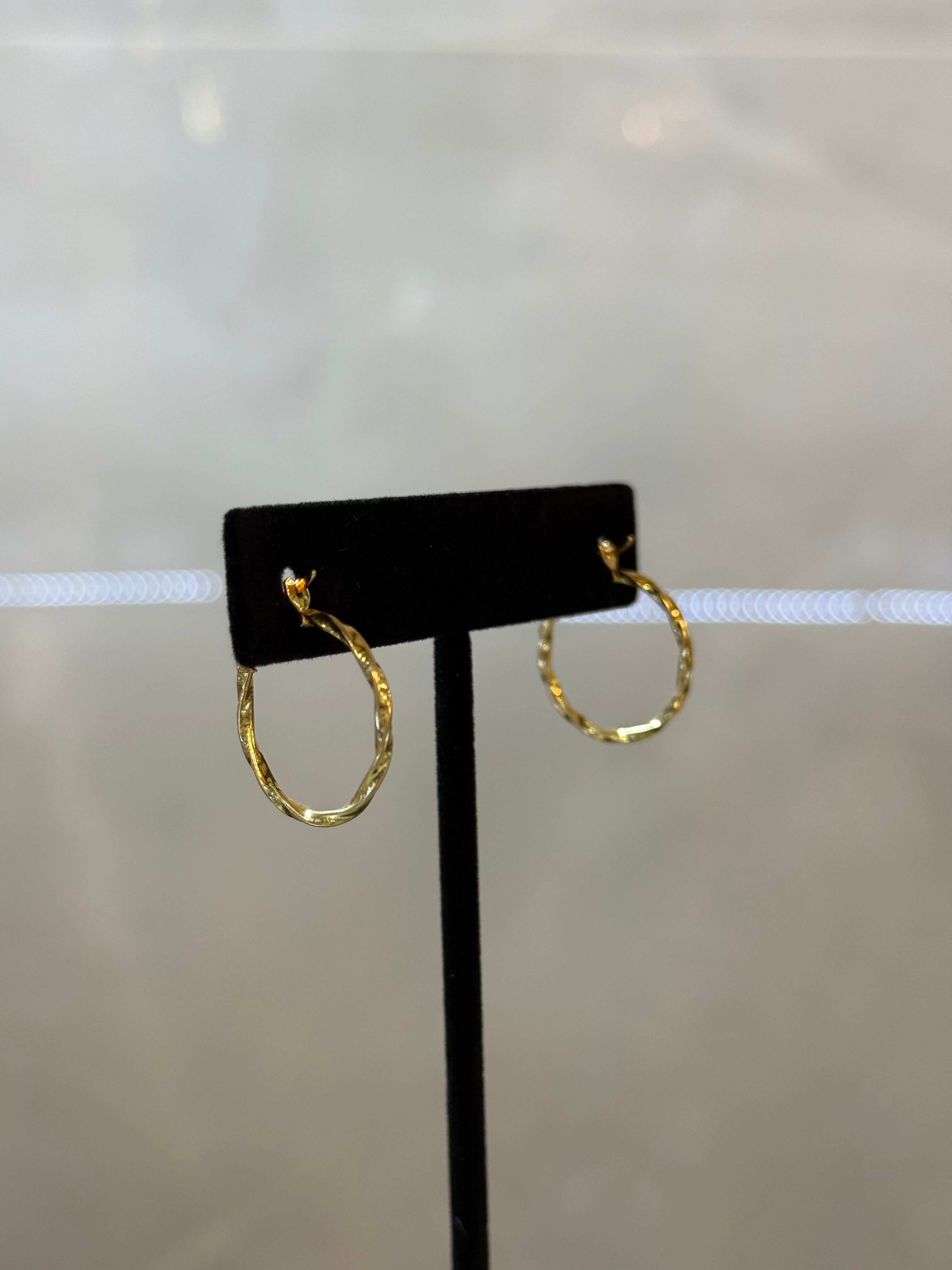 18K Hoop Earrings Twist