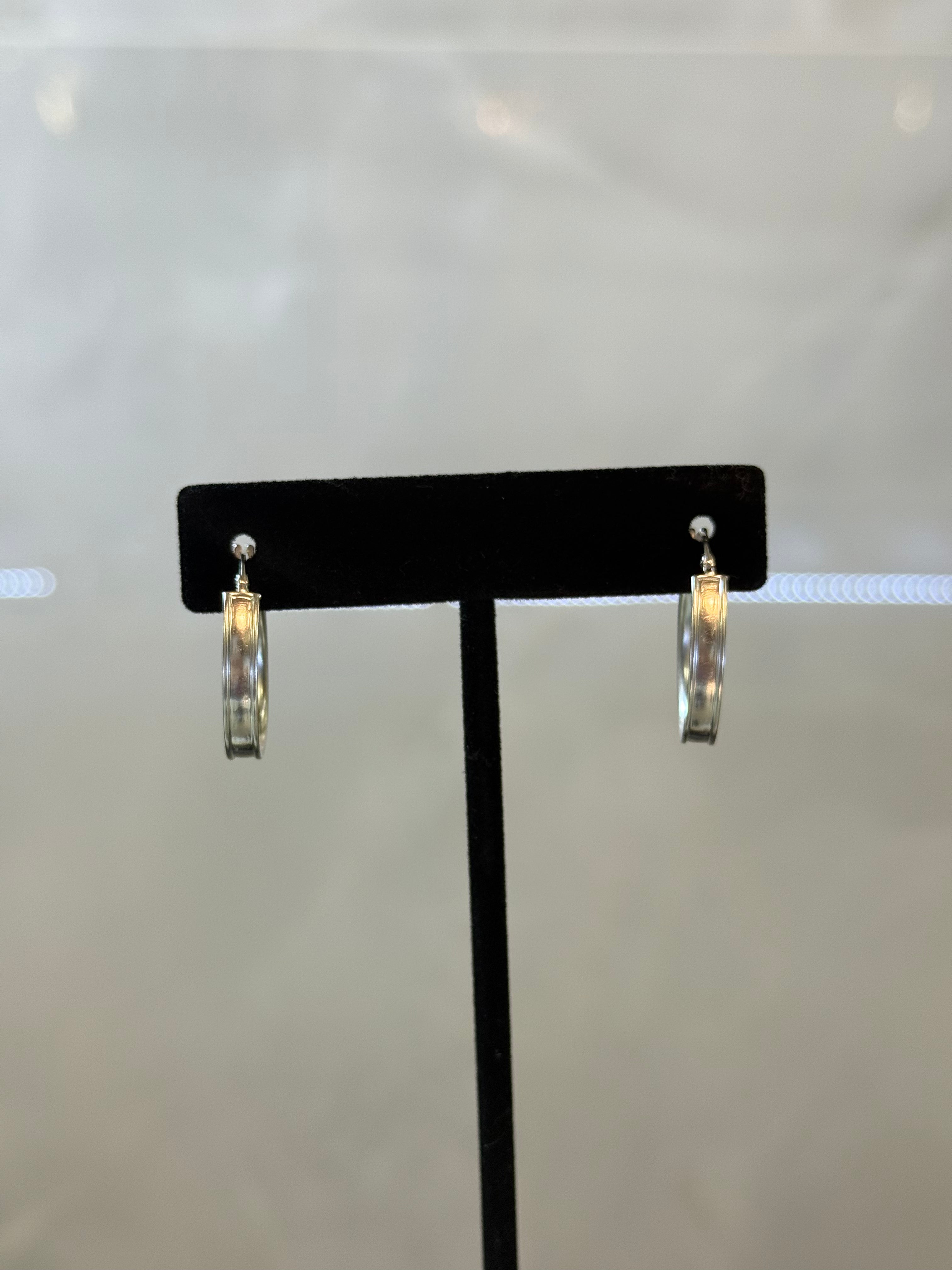 10K White Gold Hoop Earrings