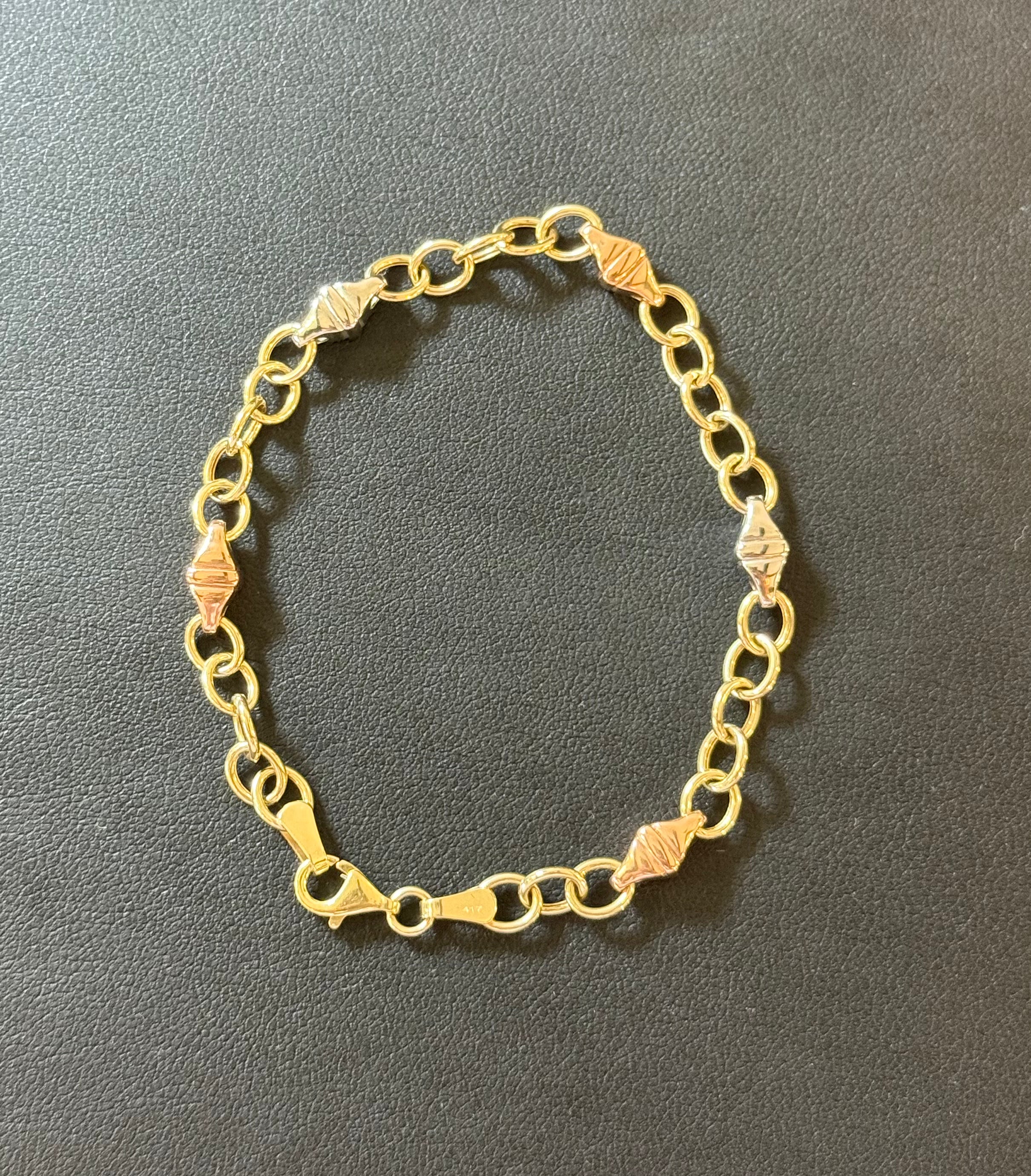 10K Women bracelet with trio