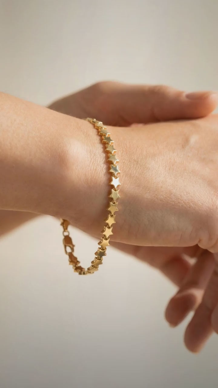 Remotion Video: Star Bracelet Ad